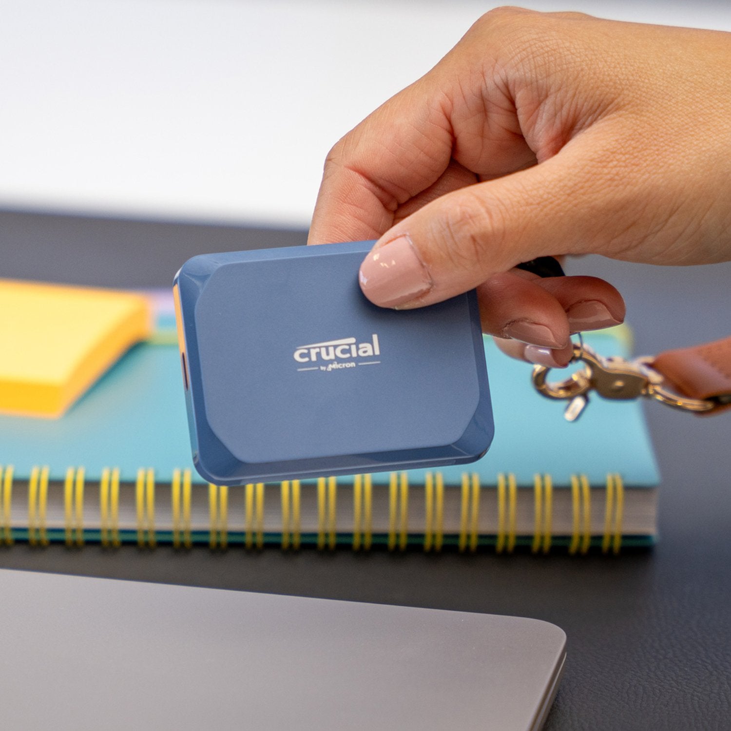 Crucial X10 4TB Type-C Portable SSD-2